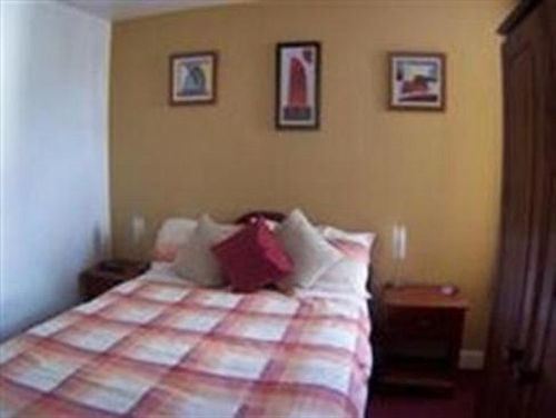 Thorverton Arms Экстерьер фото